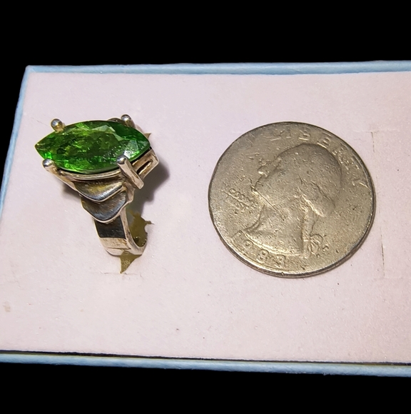 Vintage Badavici Green Rhinestone & Sterling Silver Art Deco Solitaire Ring - Picture 5 of 11